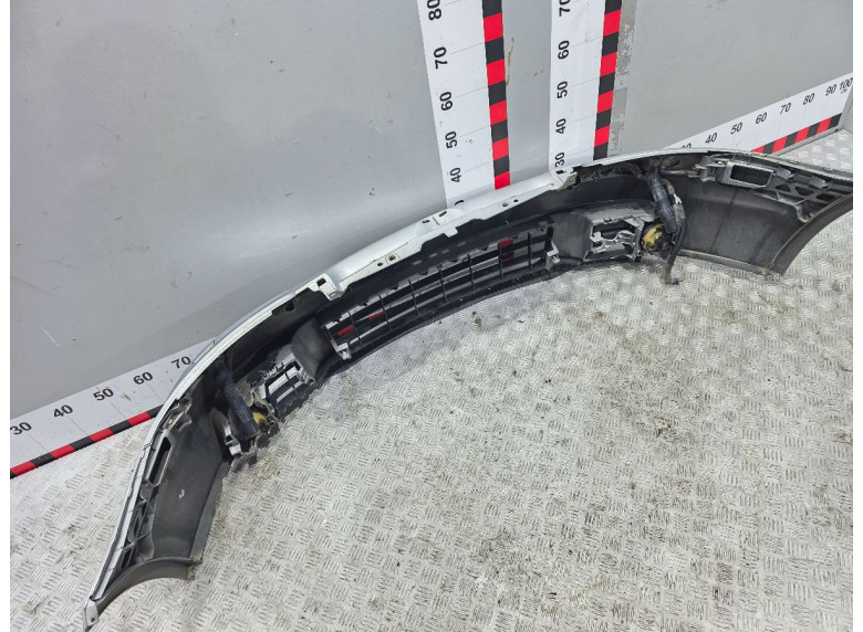 Бампер передний к Volkswagen Golf, 2005г.