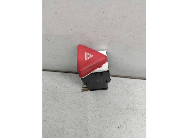 Кнопка аварийной сигнализации к Volkswagen Golf, 2006г.