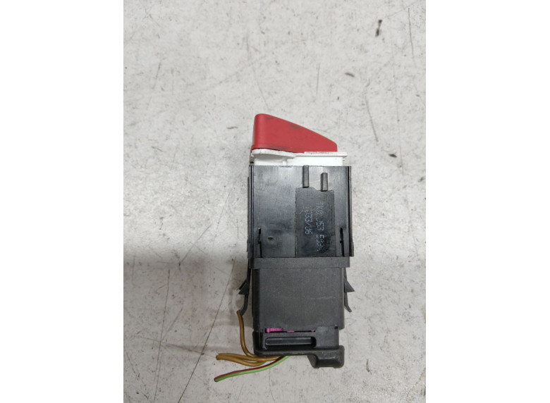 Кнопка аварийной сигнализации к Volkswagen Golf, 2006г.