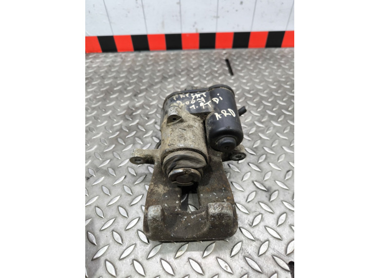 Суппорт задний правый к Volkswagen Passat, 2006г.