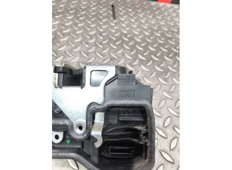 Замок двери передней правой к Замок двери передней правой к BMW 1E87/E81/E82/E88 undefined г. 1 E87/E81/E82/E88