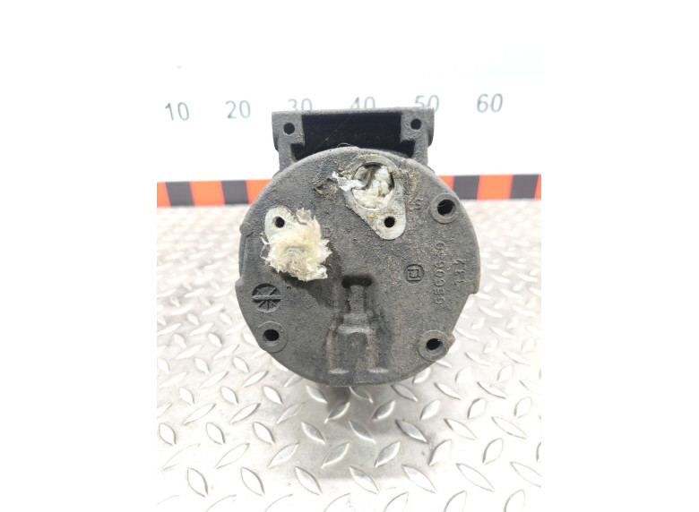 Компрессор кондиционера к Renault Trafic, 2003г.