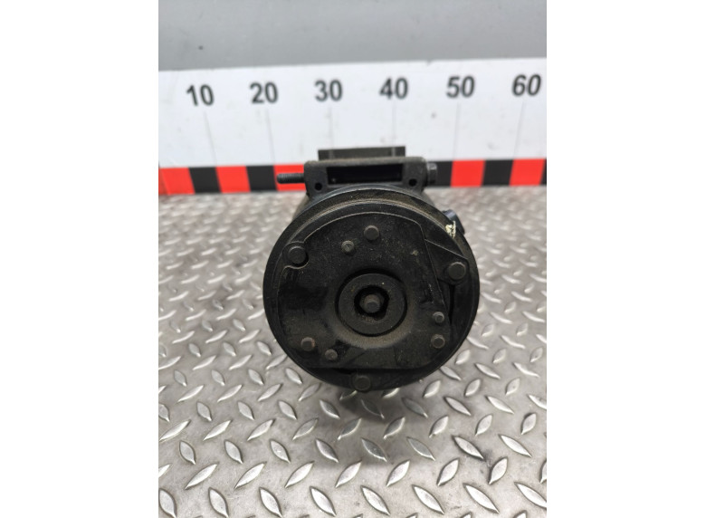 Компрессор кондиционера к Renault Trafic, 2003г.