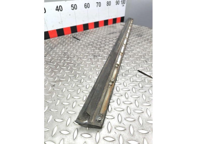 Молдинг двери передней правой к Audi A6, 2001г.