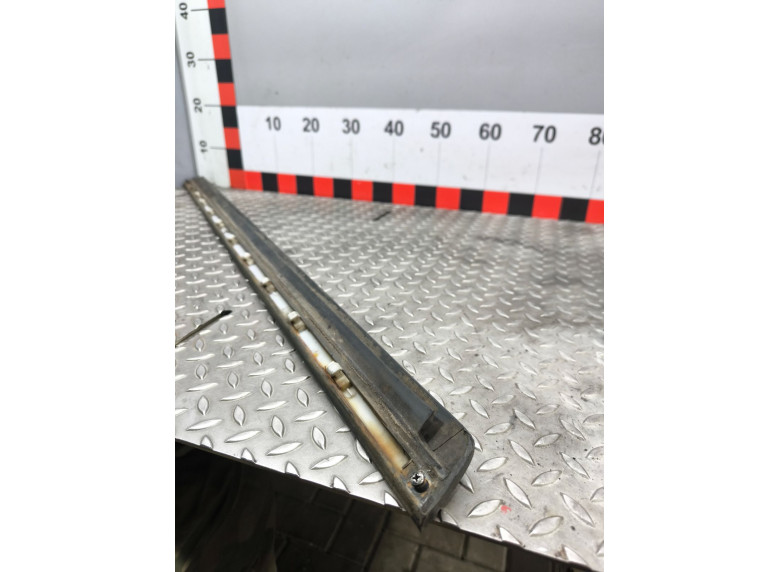 Молдинг двери передней правой к Audi A6, 2001г.