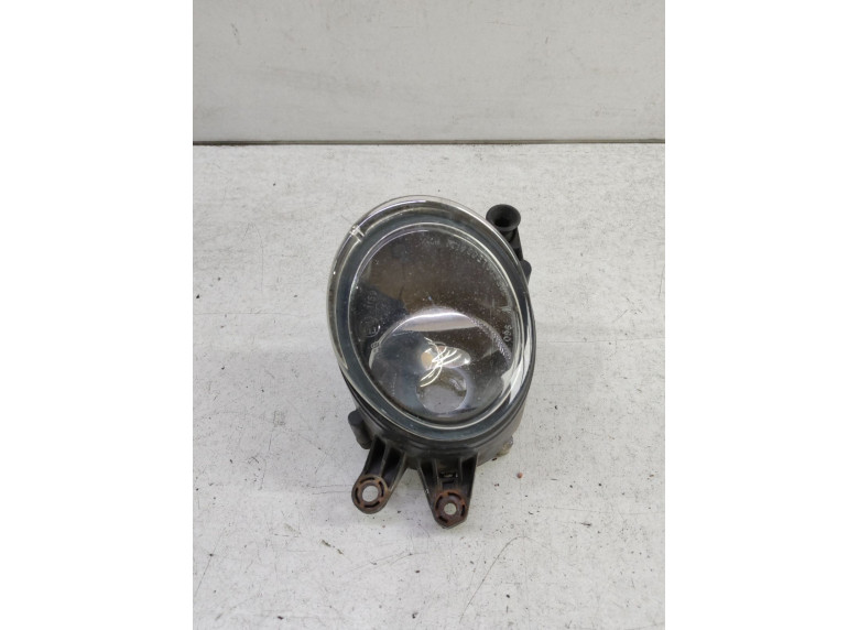 Фара противотуманная правая к Audi A4, 2003г.