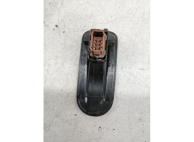 Кнопка стеклоподъемника переднего правого к Renault Master