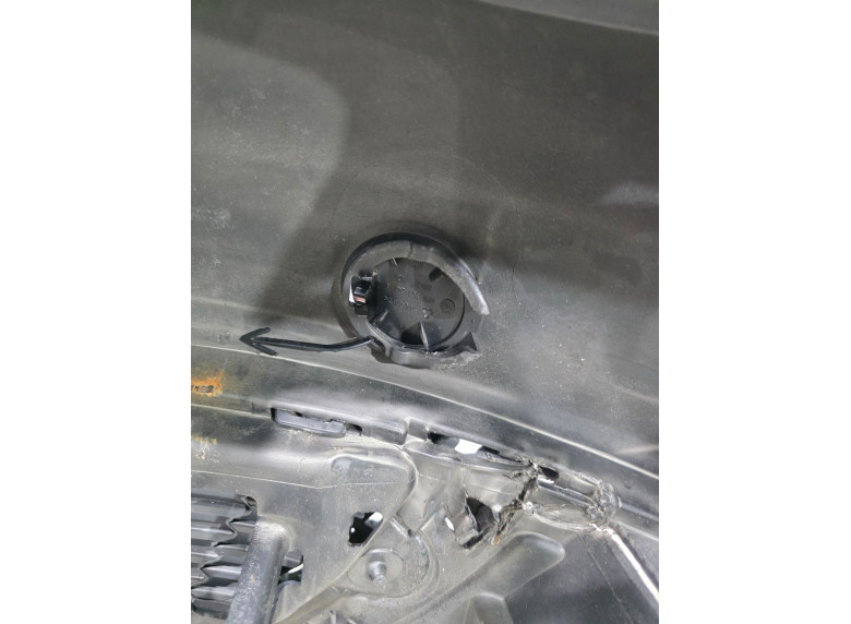 Заглушка (решетка) в бампер к Volkswagen Polo, 2014г.