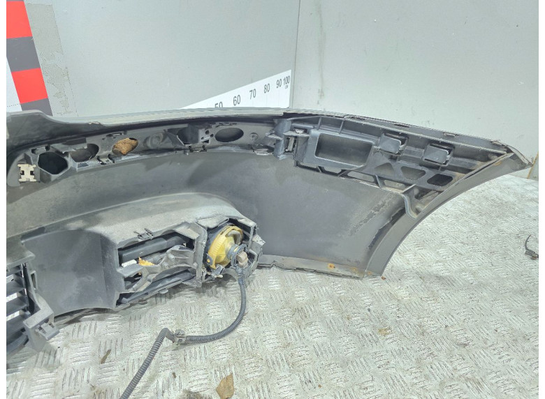 Бампер передний к Volkswagen Golf, 2005г.