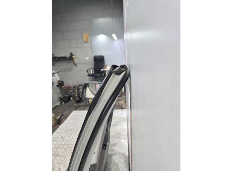 Дверь передняя левая к Volkswagen Caddy, 2007г.