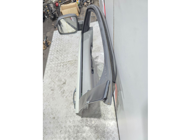 Дверь передняя левая к Volkswagen Caddy, 2007г.