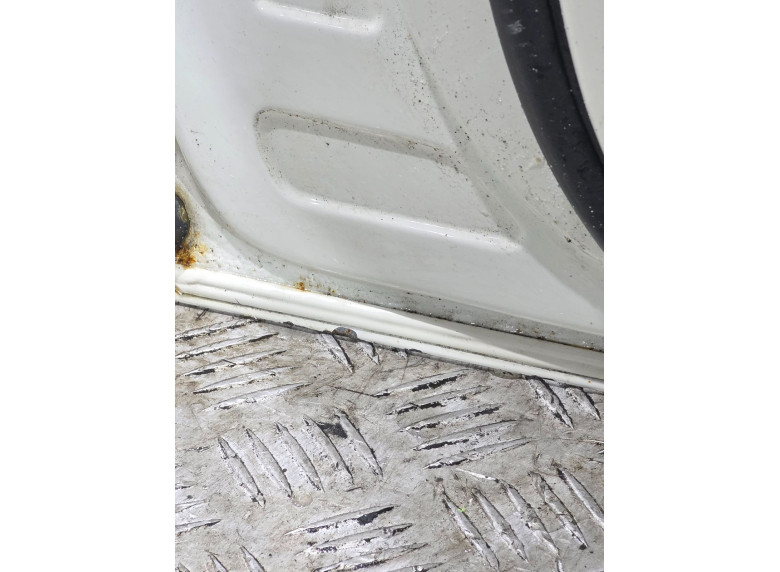 Дверь передняя левая к Volkswagen Caddy, 2007г.