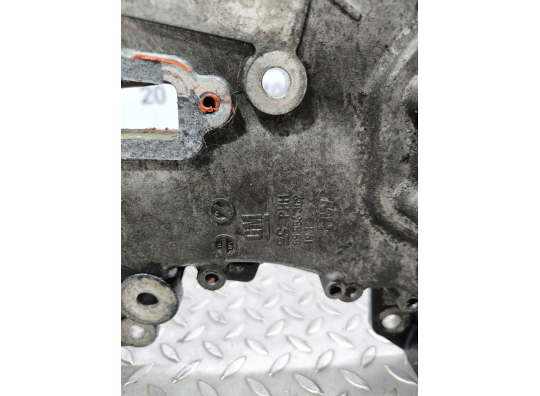 Крышка двигателя передняя к Opel Astra, 2006г.