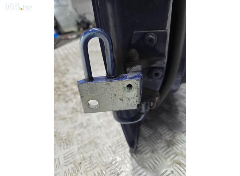 Петля двери передней правой к Volkswagen Passat undefined г.