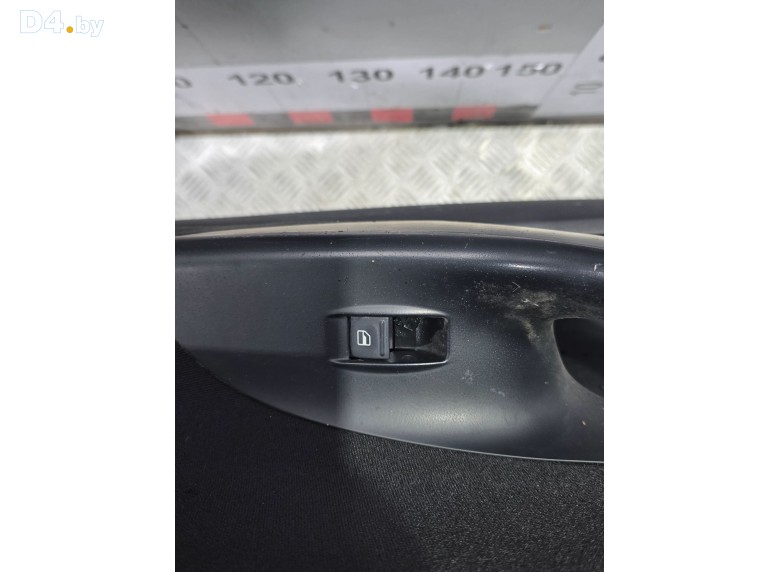 Кнопка стеклоподъемника переднего правого к Volkswagen Passat undefined г.