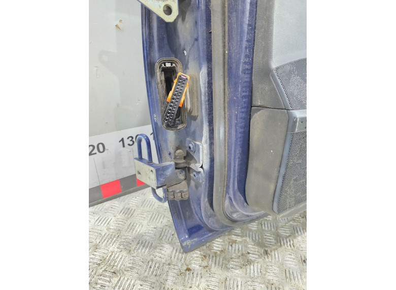 Дверь передняя правая к Volkswagen Passat, 2007г.