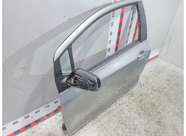 Дверь передняя левая к Toyota Yaris, 2006г.