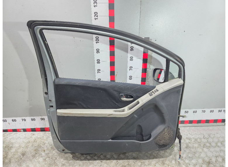 Дверь передняя левая к Toyota Yaris, 2006г.
