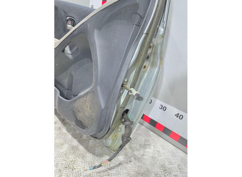 Дверь передняя левая к Toyota Yaris, 2006г.