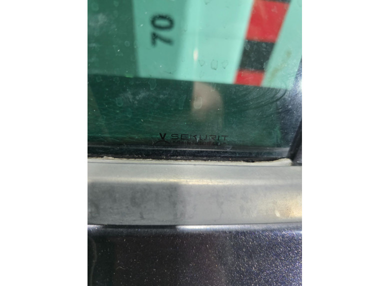 Стекло двери задней левой к Volkswagen Touareg, 2005г.