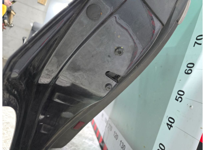 Замок двери задней левой к Volkswagen Touareg, 2005г.