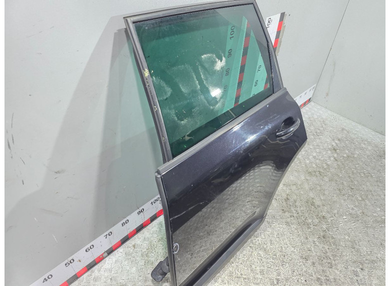 Дверь задняя левая к Volkswagen Touareg, 2005г.