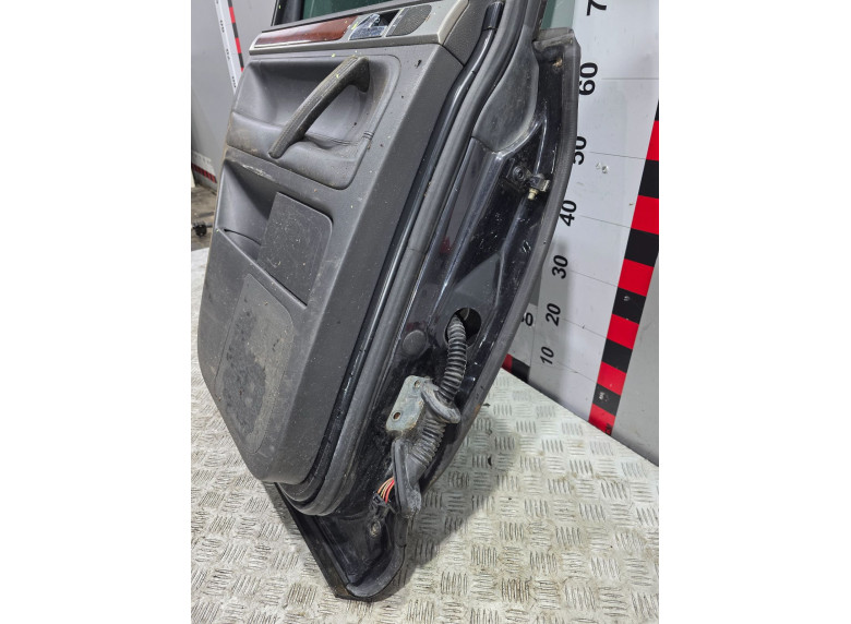 Дверь задняя левая к Volkswagen Touareg, 2005г.