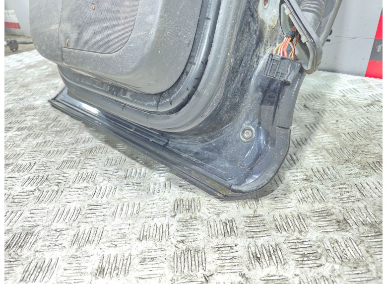 Дверь задняя левая к Volkswagen Touareg, 2005г.