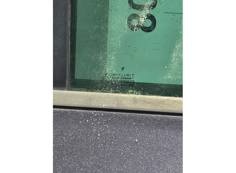 Стекло двери задней правой к Volkswagen Touareg, 2005г.