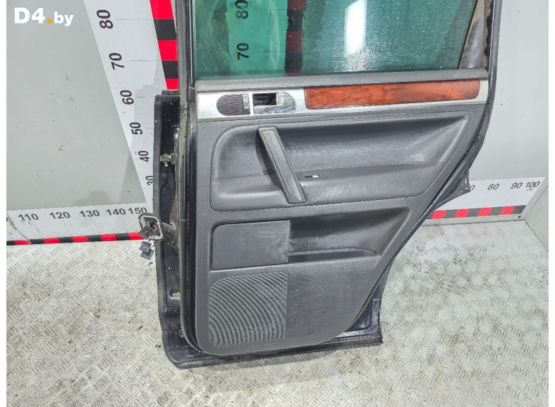 Обшивка двери задней правой (дверная карта) к Volkswagen Touareg undefined г.