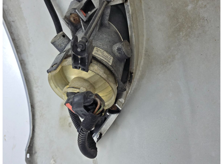 Фара противотуманная правая к Opel Zafira, 2010г.