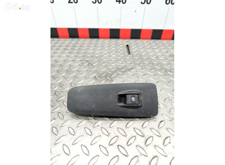 Кнопка стеклоподъемника переднего правого к Peugeot Boxer undefined г.