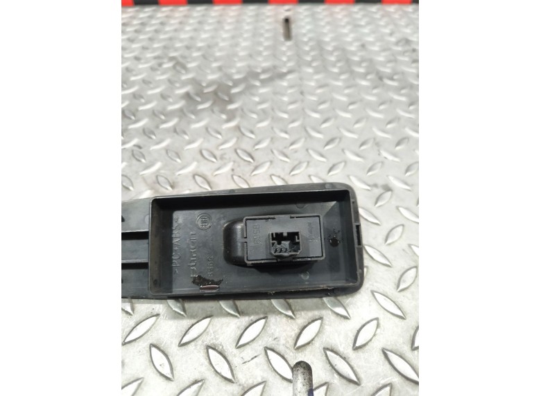 Кнопка стеклоподъемника переднего правого к Кнопка стеклоподъемника переднего правого к Peugeot Boxer undefined г. Boxer