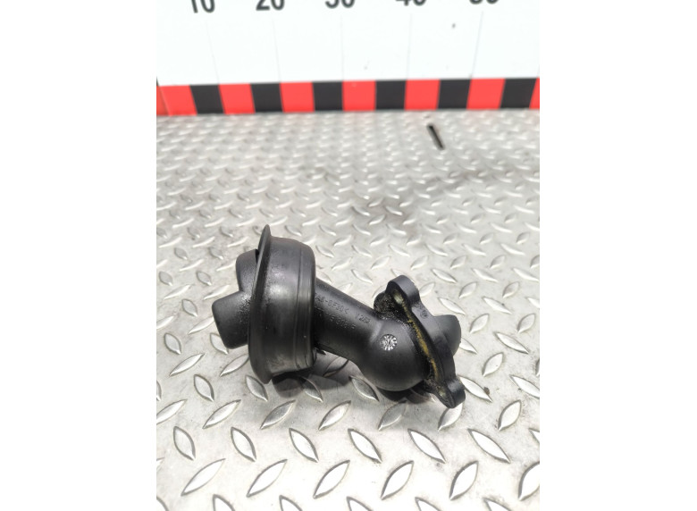 Маслозаливная горловина к Volkswagen Touareg, 2003г.