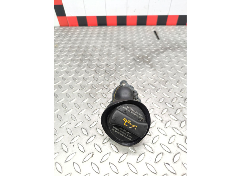 Маслозаливная горловина к Volkswagen Touareg, 2003г.