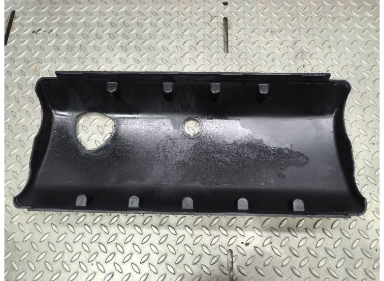 Декоративная крышка двигателя к Volkswagen Transporter, 2004г.