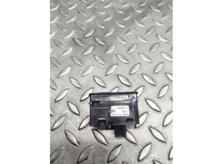 Кнопка стеклоподъемника заднего левого к Opel Astra, 2006г.