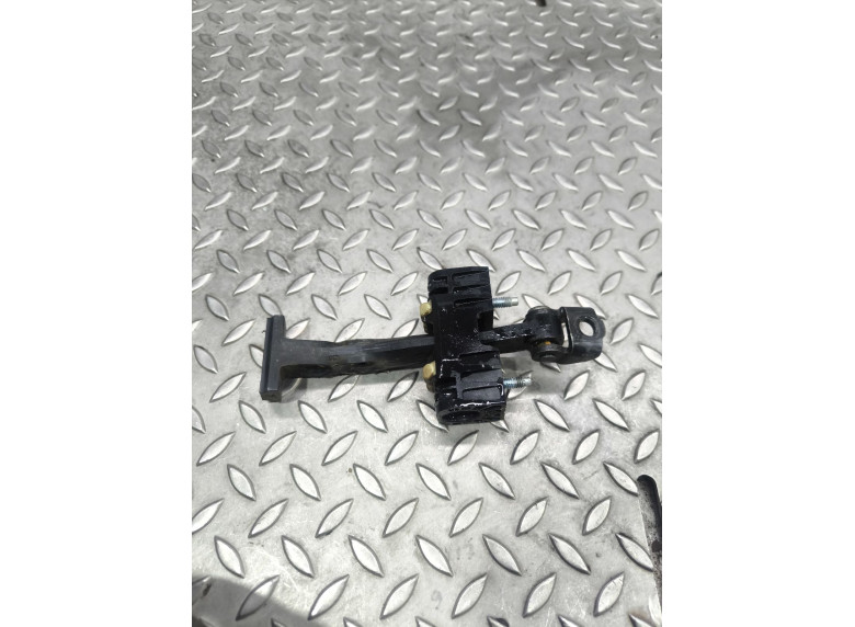 Ограничитель открывания двери к Opel Astra, 2006г.