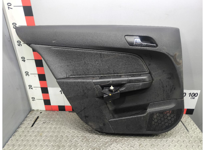 Обшивка двери задней левой (дверная карта) к Opel Astra, 2006г.