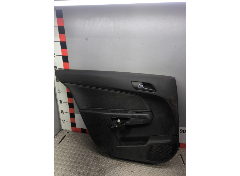 Обшивка двери задней левой (дверная карта) к Opel Astra, 2006г.