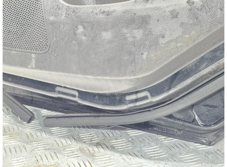 Дверь задняя правая к Дверь задняя правая к Ford Focus undefined г. Focus