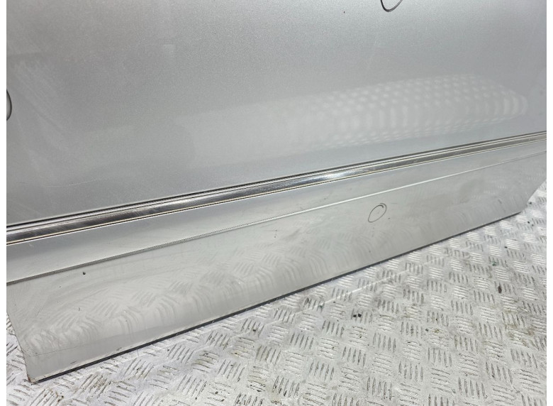 Дверь передняя правая к Mercedes S W220, 2004г.