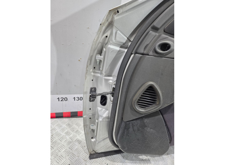 Дверь передняя правая к Mercedes S W220, 2004г.