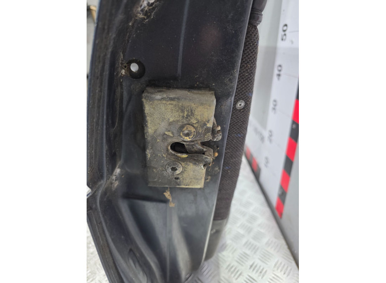 Замок двери передней левой к Volkswagen Golf, 1990г.