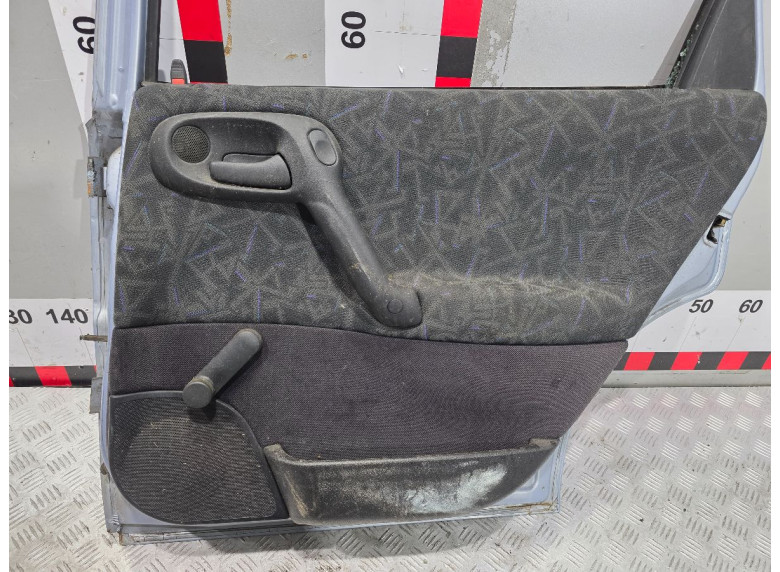 Обшивка двери задней правой (дверная карта) к Opel Vectra, 1998г.