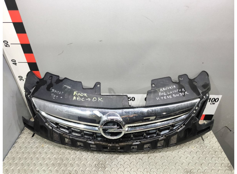 Решетка радиатора к Opel Corsa, 2012г.