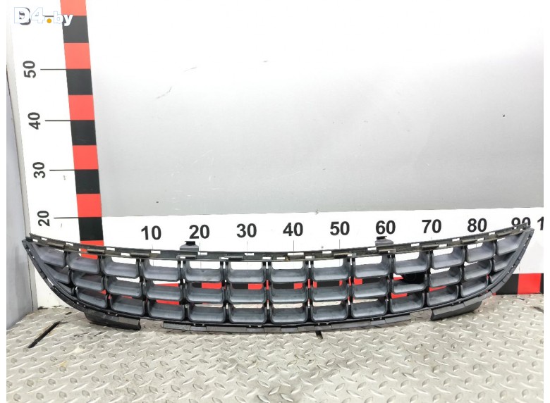 Заглушка (решетка) в бампер передний к Opel Corsa undefined г.