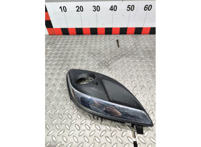 Заглушка (решетка) в бампер передний к Opel Corsa, 2012г.