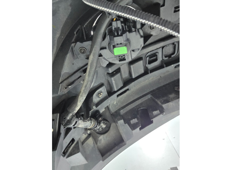 Фара противотуманная левая к Renault Espace, 2004г.