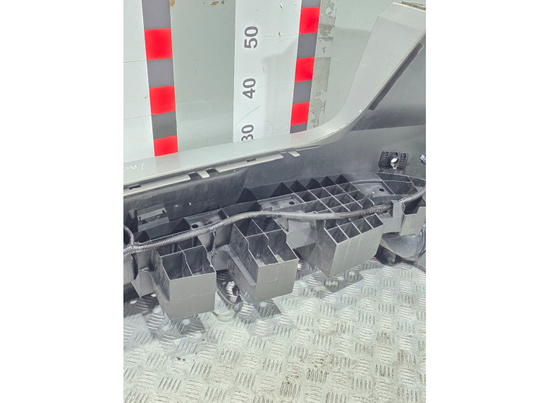 Усилитель бампера заднего к Renault Laguna, 2010г.